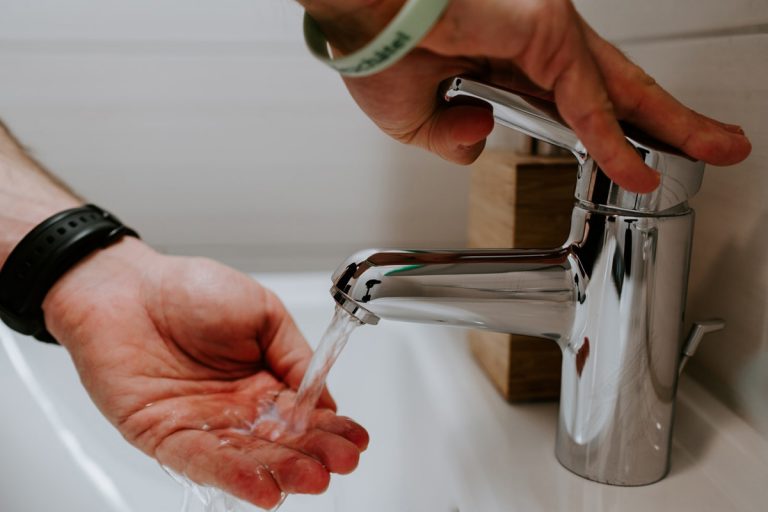 Kitchen Faucet- best way to clean this? Cause, it's gross! : r/CleaningTips